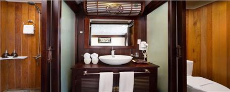 Du thuyền 4 sao Le Journey 